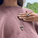 Colar  Longo Triângulo (escolha o banho)